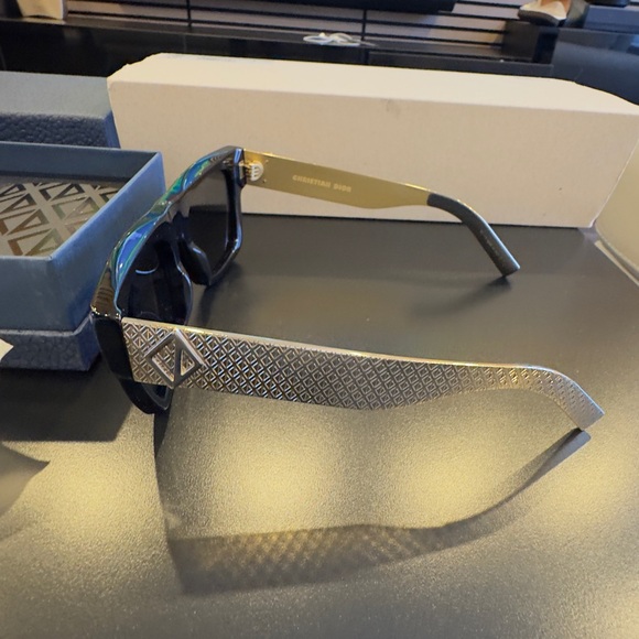 Christian Dior Diamonds Sunglasses - Picture 7 of 10